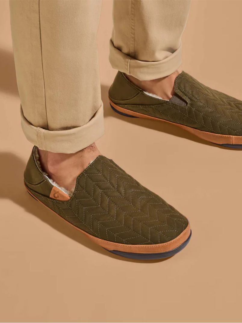 mens-slippers_8e97bf03-0a67-4098-a825-e6bd04f88862.jpg
